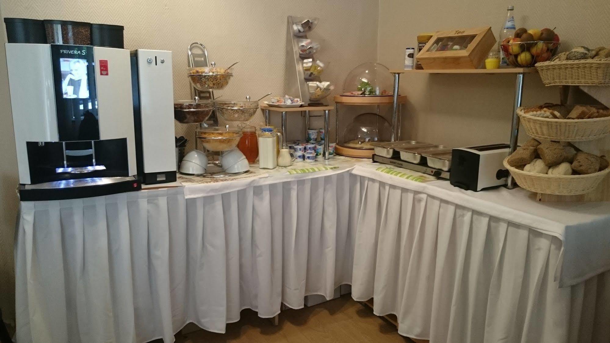 City Hotel Gotland เบอร์ลิน ภายนอก รูปภาพ